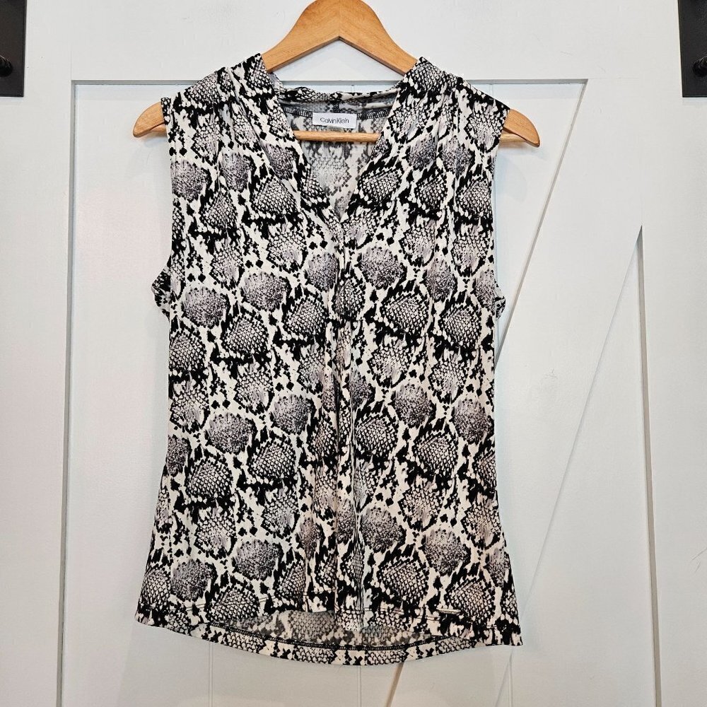 CALVIN Klein V Neck Black White Snake Print Sleeveless Shell Top‎ Size PL